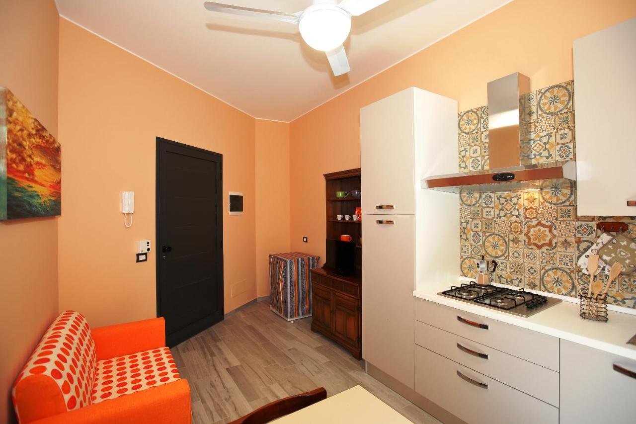 Re Sole La Dependance - Casa Vacanza V E N E R E Avola Exterior foto