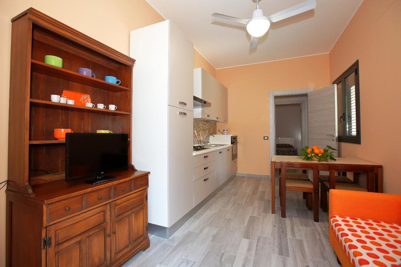 Re Sole La Dependance - Casa Vacanza V E N E R E Avola Exterior foto